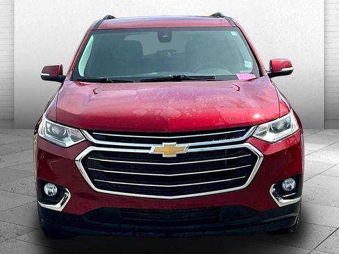 Used 2021 Chevrolet Traverse LT image 2