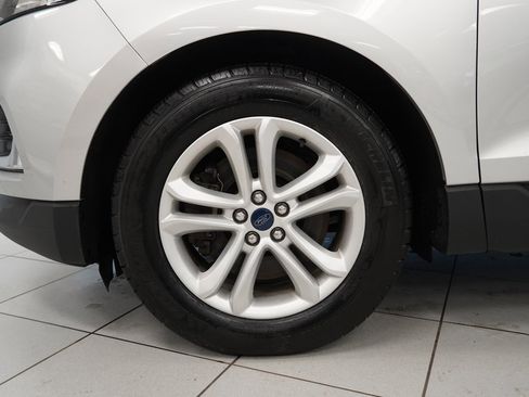 Used 2019 Ford Edge SEL image 15