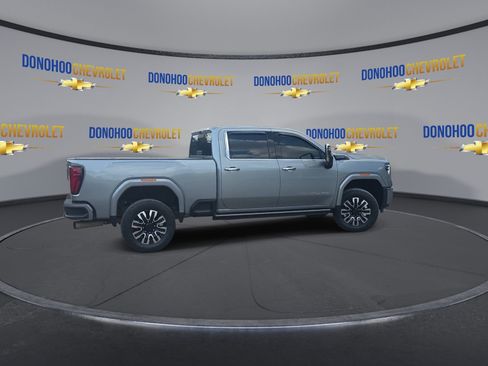 Used 2025 GMC Sierra 2500 Denali Ultimate w/ Max Trailering Package AWD/4WD image 9