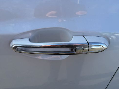 Used 2025 Cadillac XT5 Premium Luxury image 28