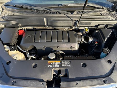 Used 2012 GMC Acadia Denali image 20