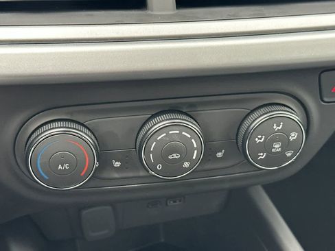 New 2026 Chevrolet Trax LS w/ LS Convenience Package FWD image 27