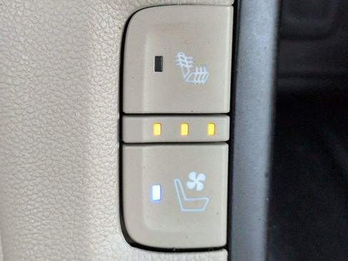 Used 2019 GMC Acadia Denali w/ Technology Package FWD image 23
