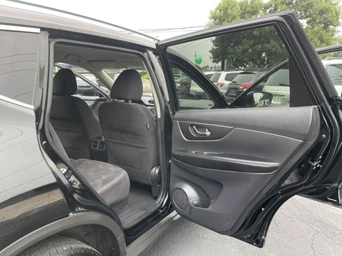 Used 2015 Nissan Rogue SV AWD/4WD image 16