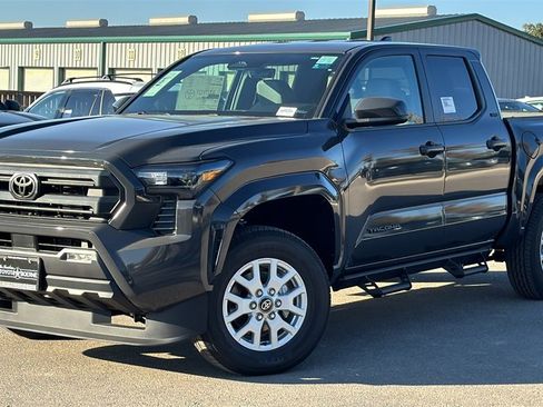 New 2025 Toyota Tacoma SR5 image 34