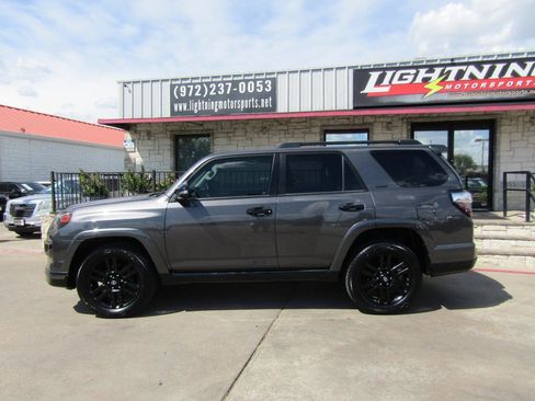 Used 2019 Toyota 4Runner Limited AWD/4WD image 2