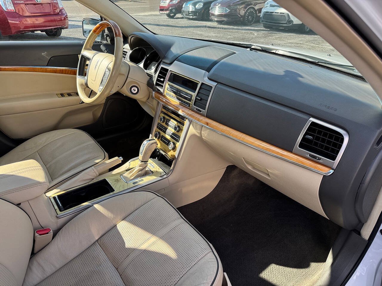 Used 2010 Lincoln MKZ FWD image 17