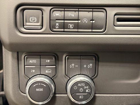 Used 2023 GMC Yukon SLT image 21