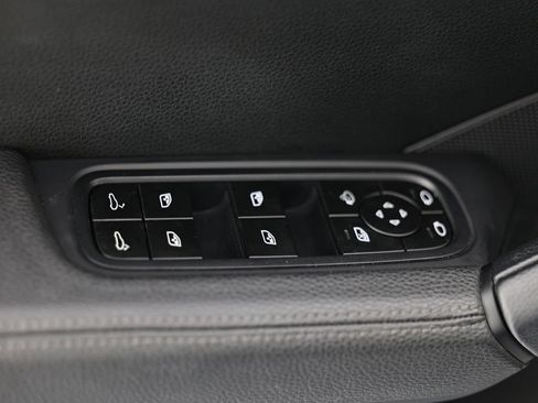 Used 2024 Porsche Cayenne AWD/4WD image 20