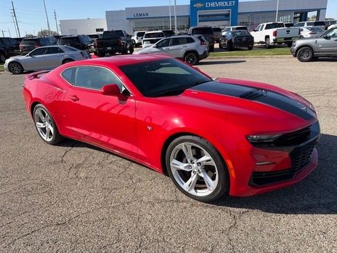 Used 2019 Chevrolet Camaro SS RWD image 2