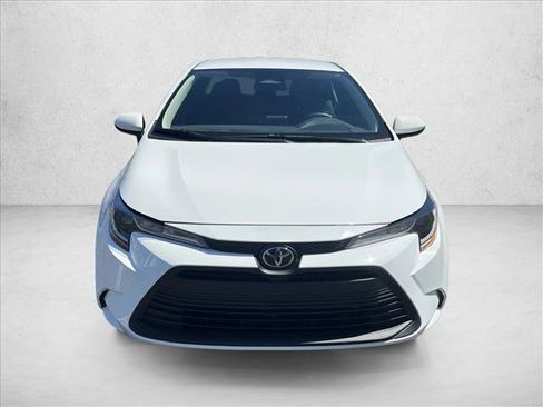 Certified 2025 Toyota Corolla LE image 2