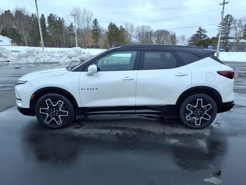 Used 2023 Chevrolet Blazer RS w/ Enhanced Convenience Package image 2