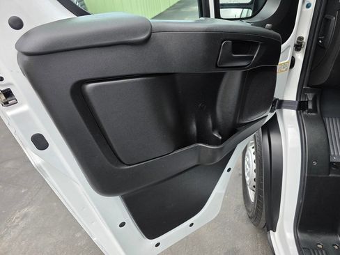 Used 2025 RAM ProMaster 3500 w/ Convenience Group image 19