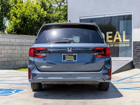 Used 2025 Honda Odyssey EX-L image 12