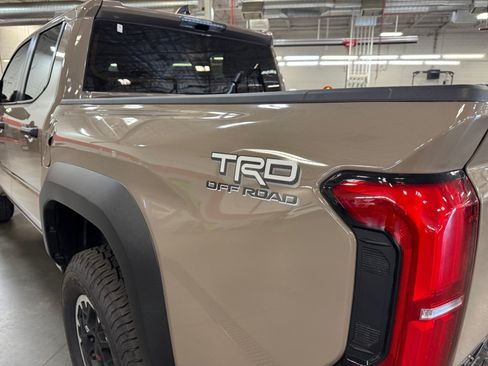 Certified 2026 Toyota Tacoma TRD Off-Road AWD/4WD image 23