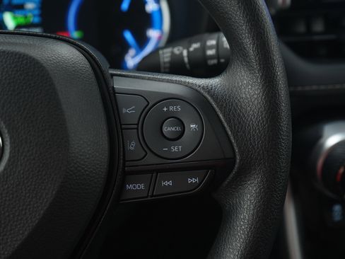 Used 2025 Toyota RAV4 XLE image 26