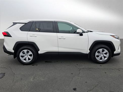 Used 2025 Toyota RAV4 LE image 6