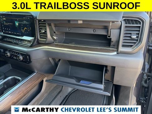 Used 2022 Chevrolet Silverado 1500 LT Trail Boss w/ LT Trail Boss Premium Package image 40