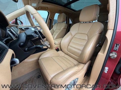 Used 2015 Porsche Macan Turbo image 27