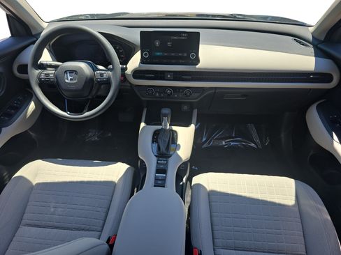 Used 2023 Honda HR-V LX image 9
