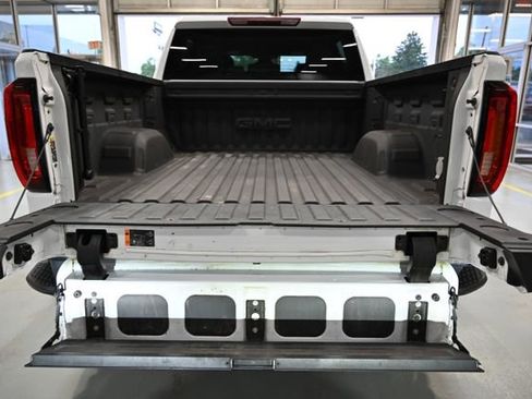 Used 2022 GMC Sierra 1500 SLT w/ SLT Convenience Package AWD/4WD image 8