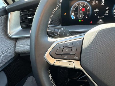 Certified 2025 Volkswagen Tiguan S image 17