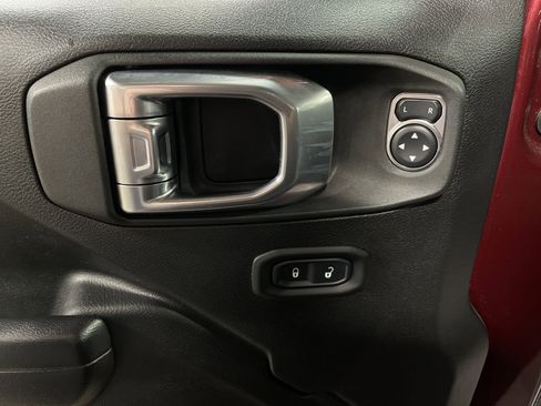 Used 2021 Jeep Wrangler Unlimited Willys image 8