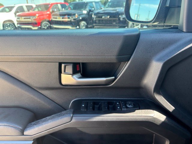 Used 2025 Toyota Tacoma TRD Sport AWD/4WD image 24