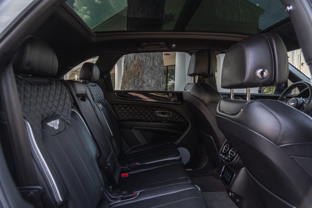 Used 2022 Bentley Bentayga AWD/4WD image 24