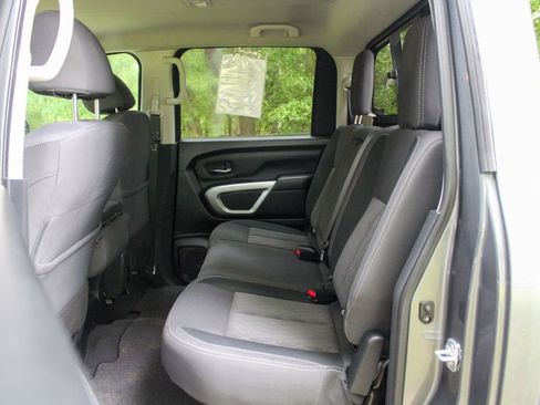 Used 2021 Nissan Titan SV w/ Accessory Utility Package image 24