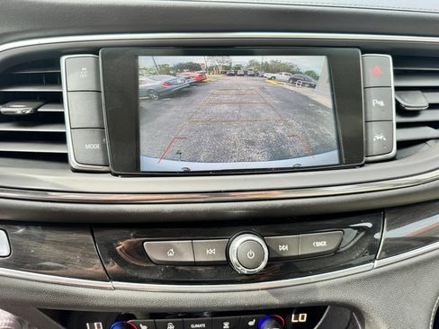 Used 2019 Buick Enclave Premium w/ Experience Buick Package FWD image 29