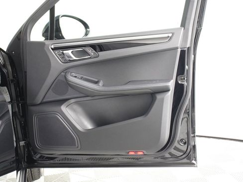 Certified 2026 Porsche Macan AWD/4WD image 23