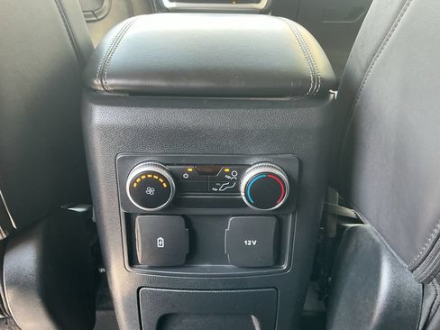 Used 2022 Ford Explorer XLT w/ Equipment Group 202A AWD/4WD image 21