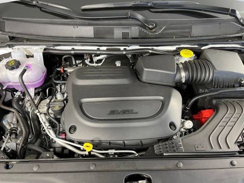 Used 2026 Chrysler Pacifica Select FWD image 44