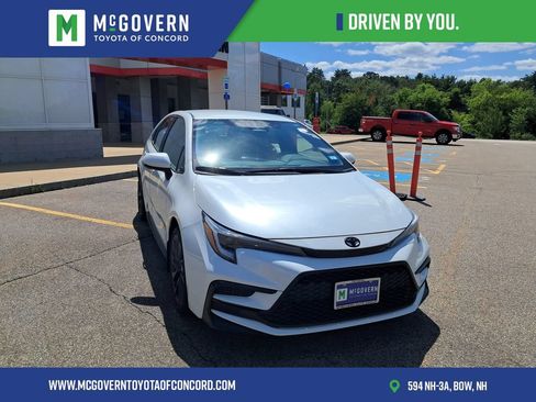 Used 2024 Toyota Corolla SE FWD image 7