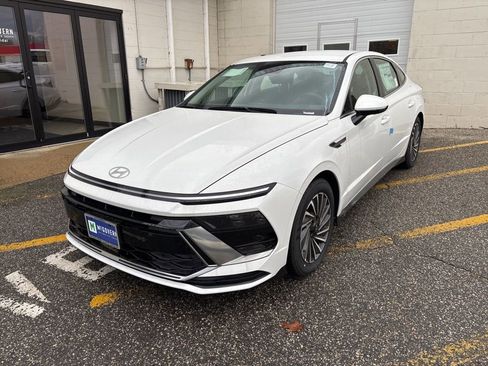 New 2025 Hyundai Sonata SEL FWD image 1