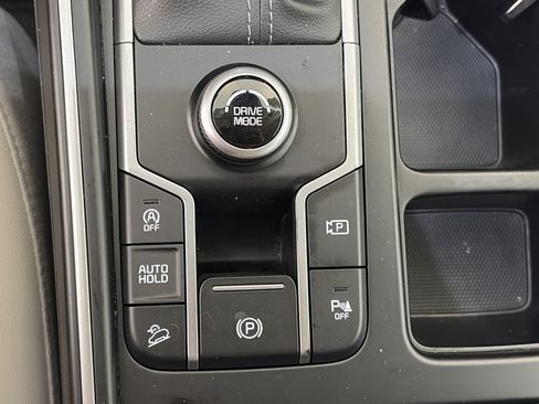 Certified 2023 Kia Sorento EX w/ Panoramic Sunroof Package FWD image 29
