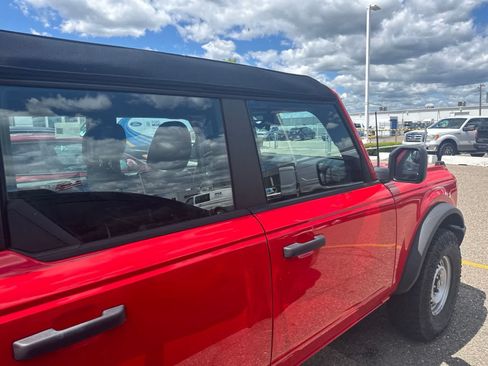 Used 2023 Ford Bronco 4-Door AWD/4WD image 11