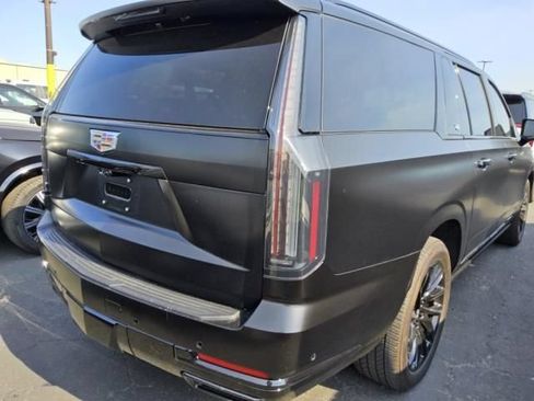 Used 2025 Cadillac Escalade ESV Sport Platinum AWD/4WD image 5