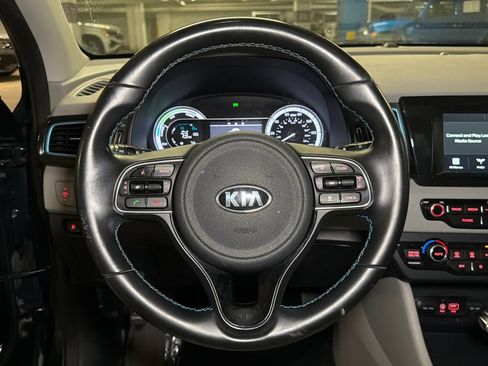 Used 2019 Kia Niro EX FWD image 26