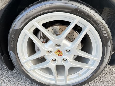 Used 2009 Porsche 911 Carrera RWD image 9