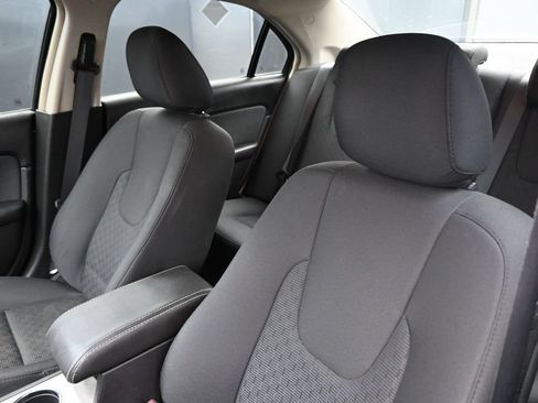 Used 2010 Ford Fusion SE FWD image 12