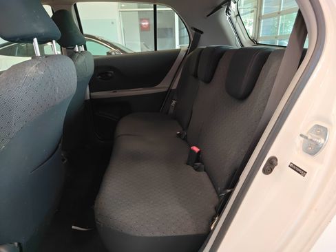 Used 2009 Toyota Yaris 4-Door Hatchback FWD image 10