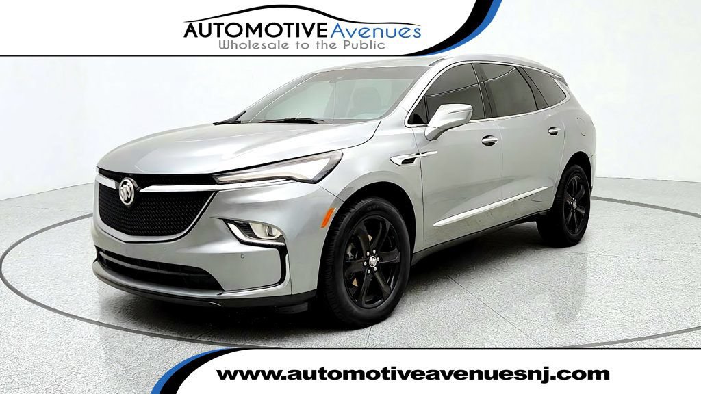Used 2024 Buick Enclave Essence w/ Sport Touring Edition FWD image 1