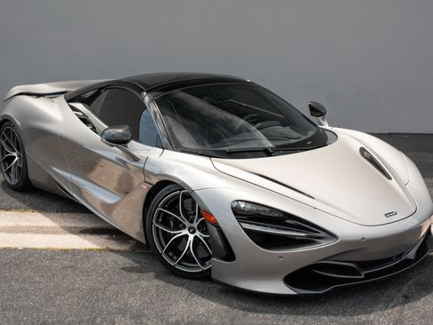 Used 2020 McLaren 720S Spider RWD image 10