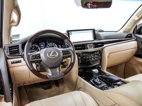 Used 2018 Lexus LX 570 4WD image 5