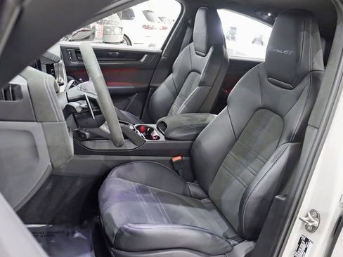 Used 2024 Porsche Cayenne Turbo GT AWD/4WD image 36
