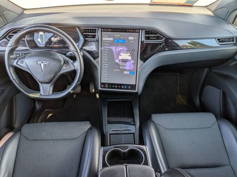Used 2018 Tesla Model X P100D image 26