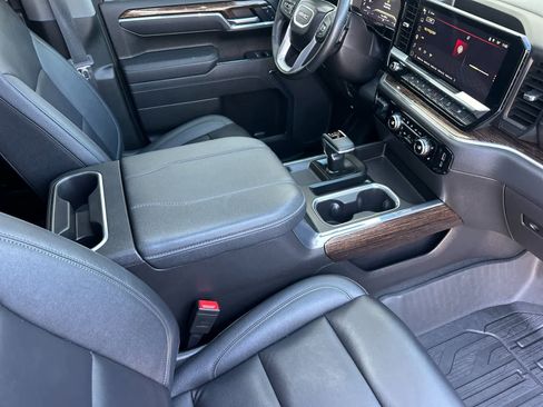 Used 2025 GMC Sierra 1500 Elevation w/ Elevation Premium Package AWD/4WD image 15
