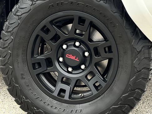 Used 2021 Toyota 4Runner SR5 Premium w/ Moonroof Package AWD/4WD image 27